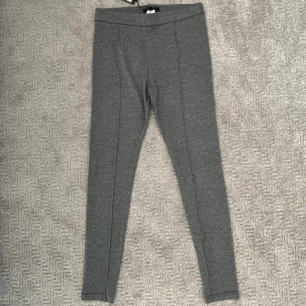 Romeo & Juliet Couture Gray Seam-Front Leggings